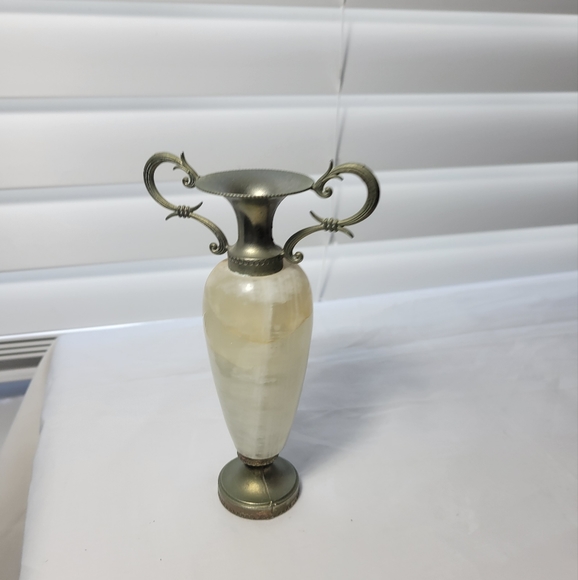 VINTAGE DECORATIVE ONIX AND BRASS VASE SMALL - Picture 2 of 11